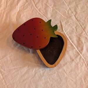 2/20$ Vintage Strawberry Wooden Box - Red and Green
